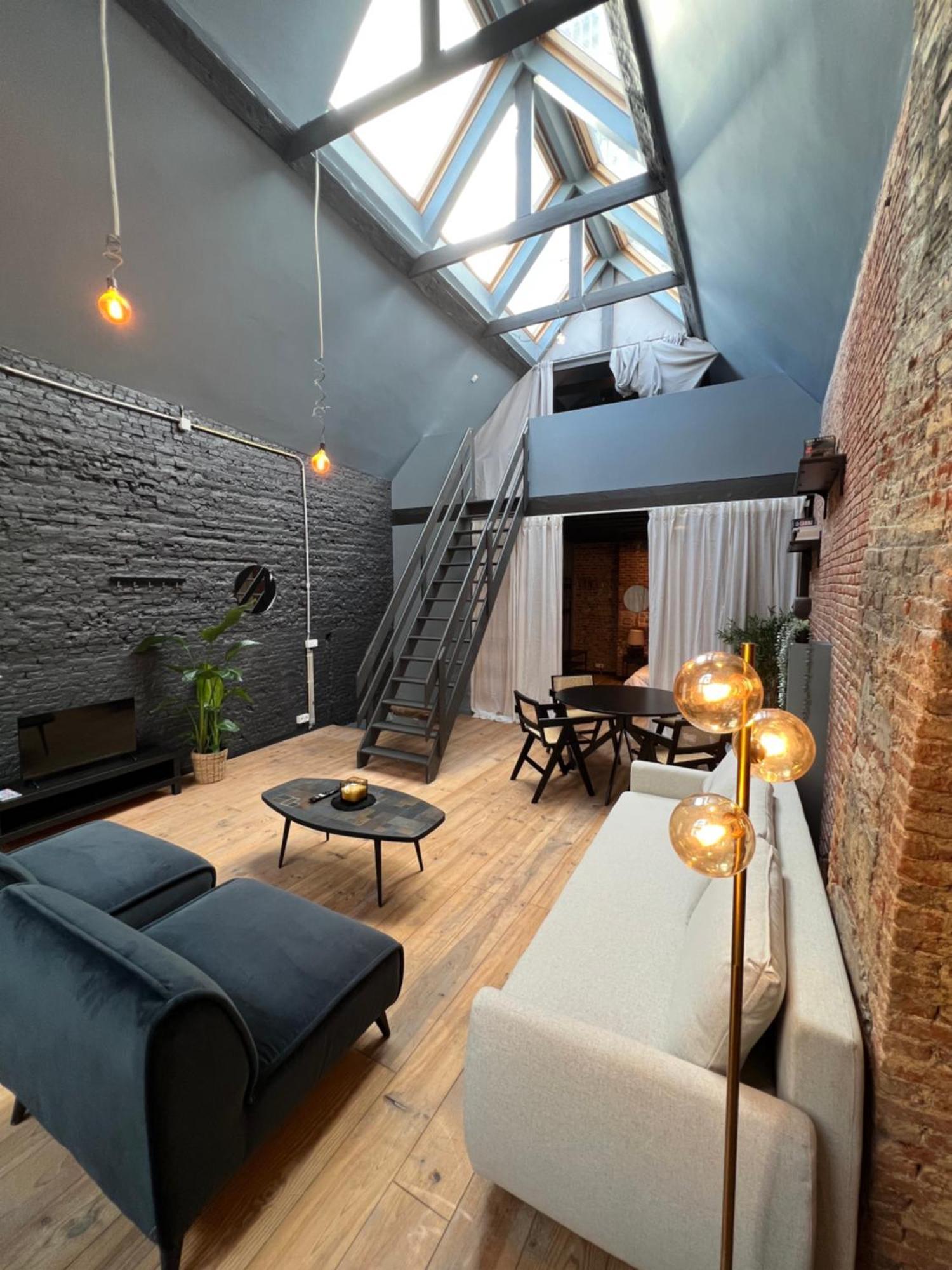 New Spacious Boutique Apartment's In The Center Of