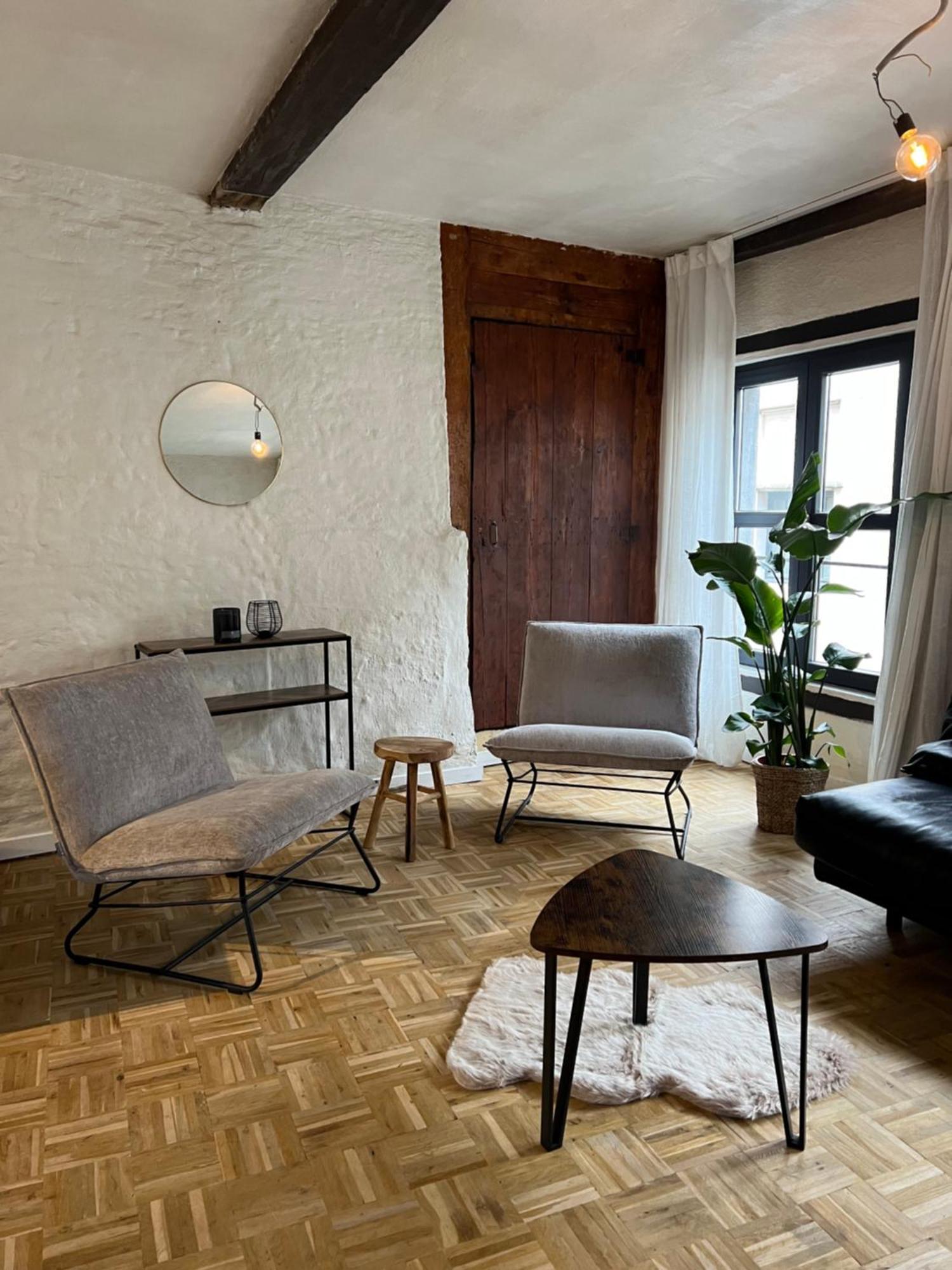 New Spacious Boutique Apartment's In The Center Of